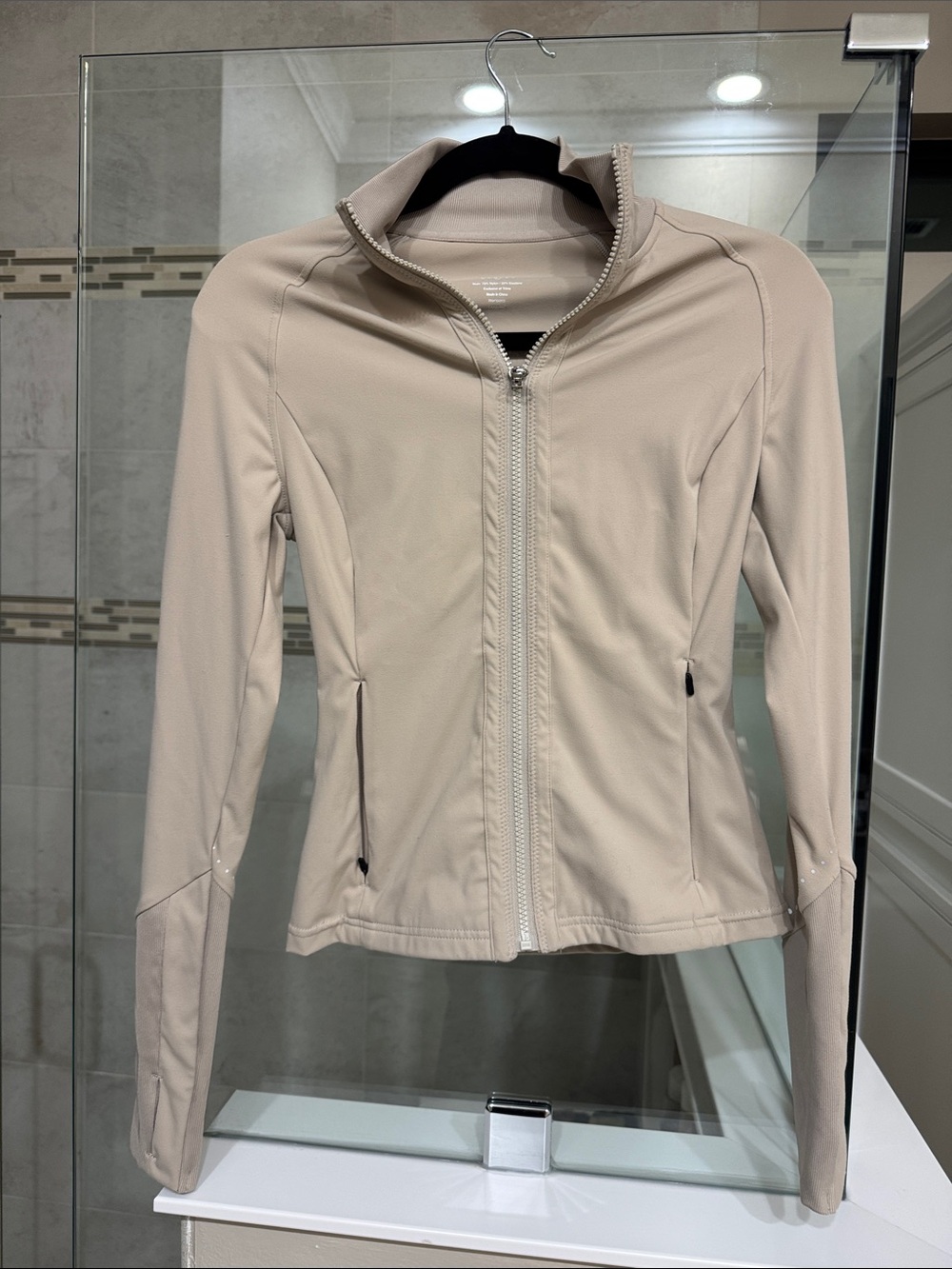 Varley Women’s Lightweight Zip-Up Jacket in Beige